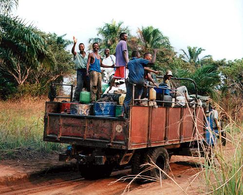 Transport von Personen und Waren, Foto: Caritas Idiofa